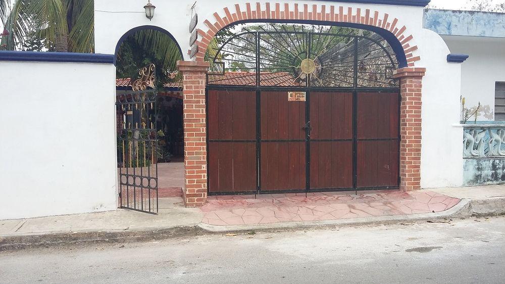 La Casa De Angel Valladolid Экстерьер фото